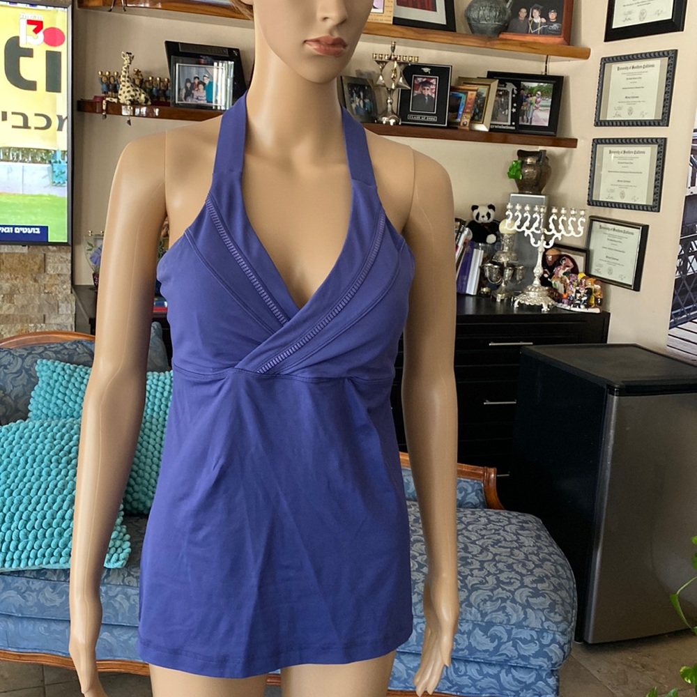 Lululemon Athletica Women’s Top with Build in Bra size 10